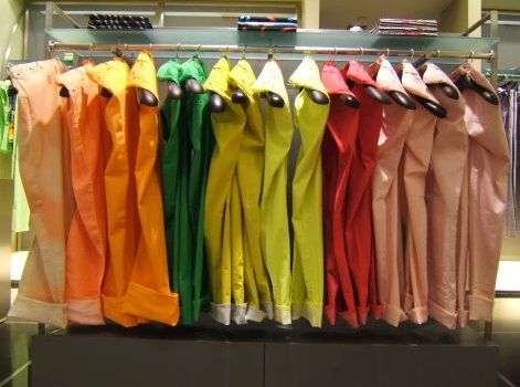想要用衣服的颜色来吸引大家的眼球哪些陈列方法才好